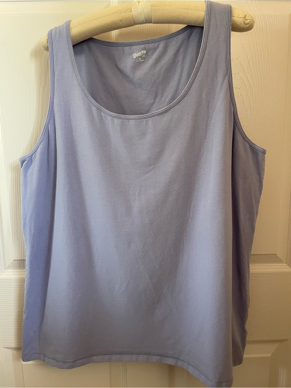 Duluth Trading Co Built in Bra Lavender Scoop Neck Tank Top
